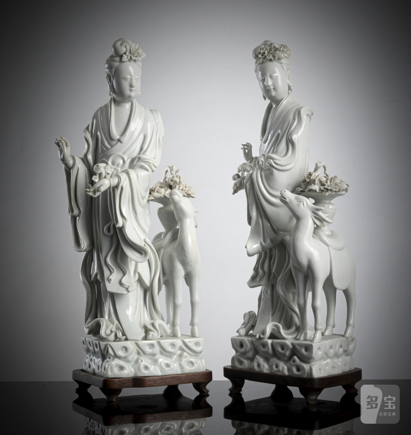 A pair of exquisite Dehua figurines depicting Magu with a deer, standing on a cloud-shaped pedestal with a basket of flowers - 图6